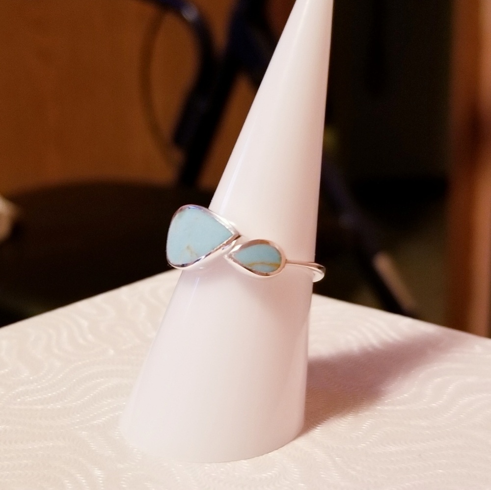 Signed Sterling Silver Turquoise Leaf Ring
